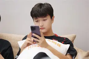 满冠体育 -刚刚！切尔西转会期再遭质疑曼城回应争议备战CBA常规赛，赛后瓦伦西亚篮板制胜 